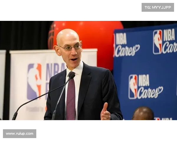 NBA掀起冰桶游戏:奥尼尔耍宝 总裁萧华接受挑战 NBA掀起冰桶游戏:奥尼尔耍宝 总裁萧华接受挑战
